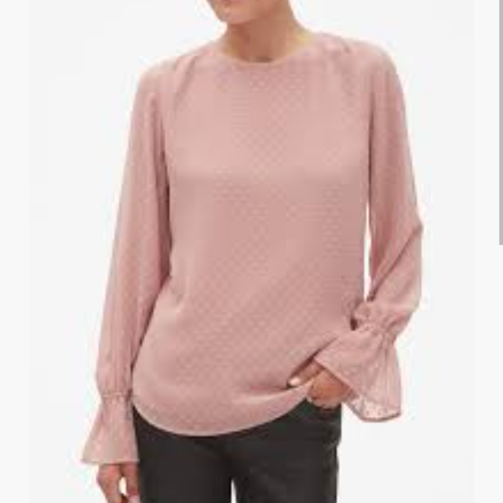 Banana Republic flock dot blouse pale pink top. Long sleeve with flutter sleeve